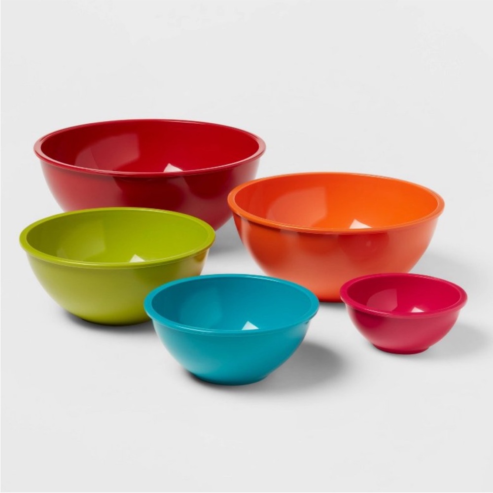 mixing bowls